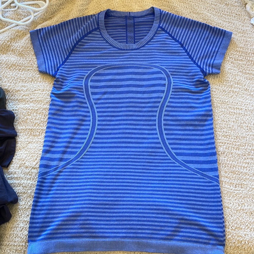Lululemon lot of six tops various sizes - Picture 2 of 13